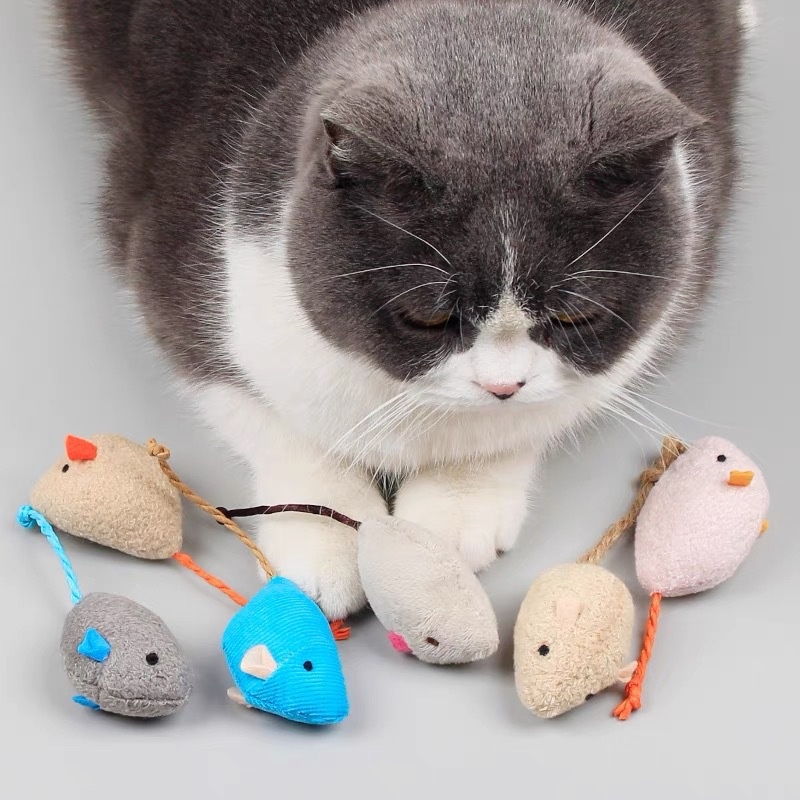 Portable Soft Interactive Plus - огляд і ціна Catnip Interactive Plush Mouse